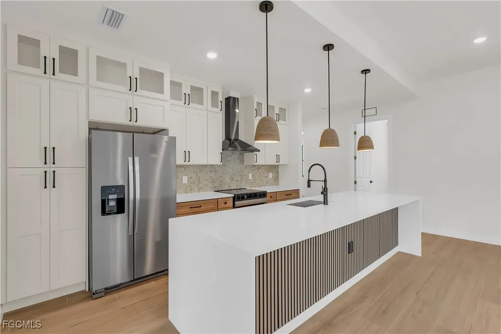 2719 2nd Street NW Naples FL 34120