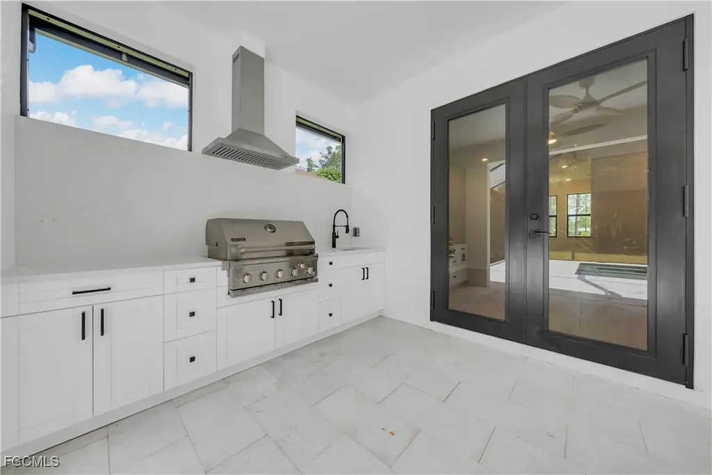 2719 2nd Street NW Naples FL 34120