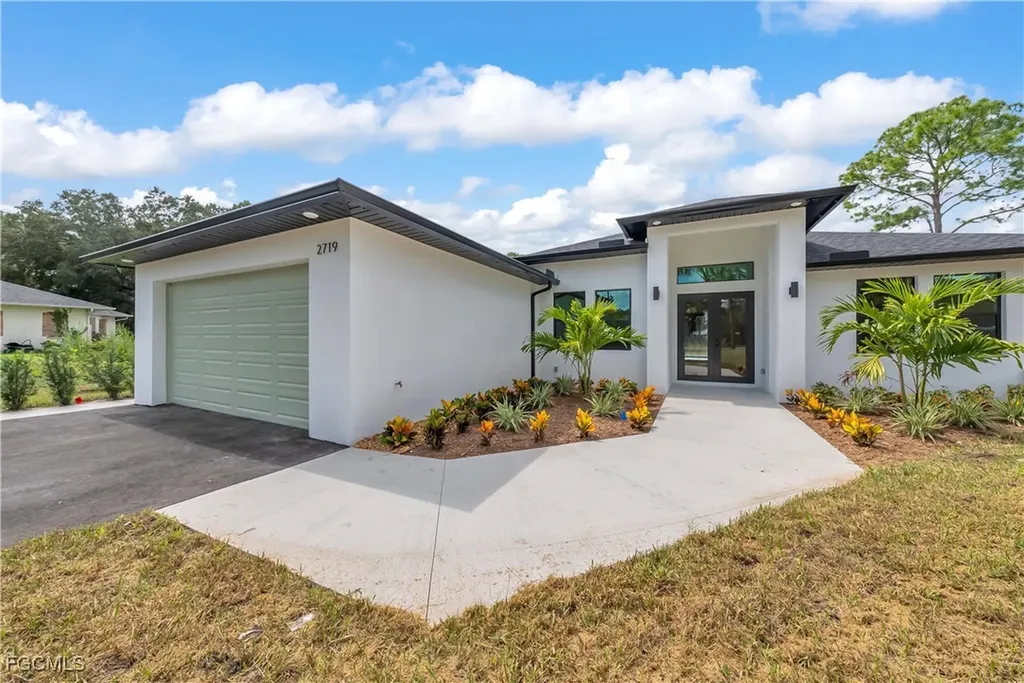 2719 2nd Street NW Naples FL 34120