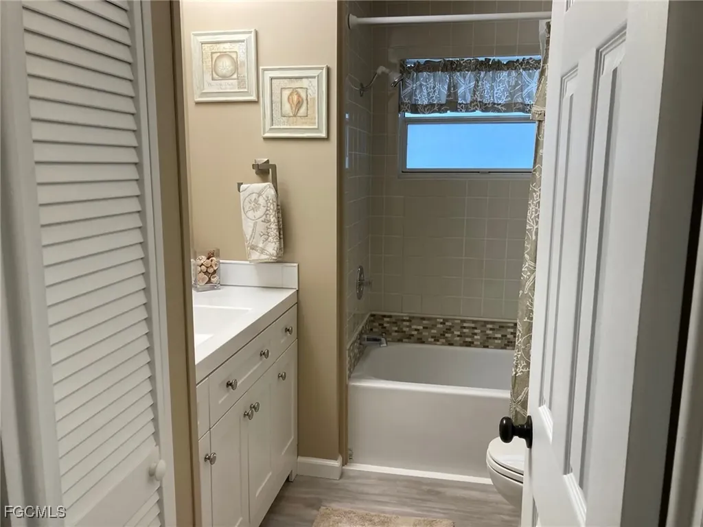 210 Sun Circle Fort Myers FL 33905