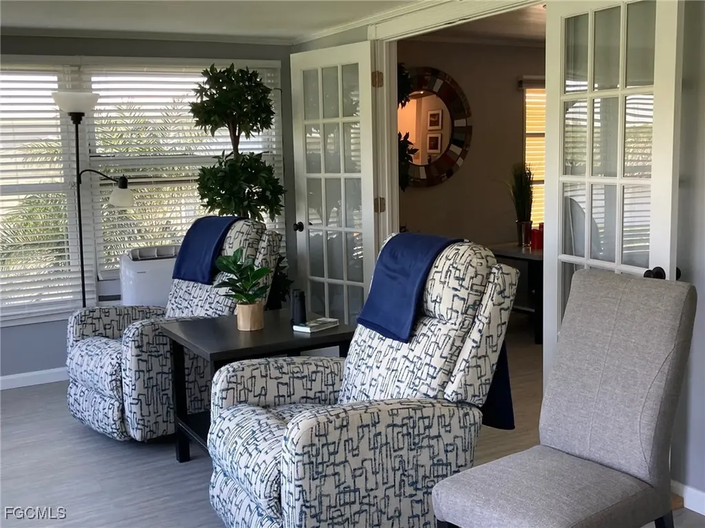 210 Sun Circle Fort Myers FL 33905