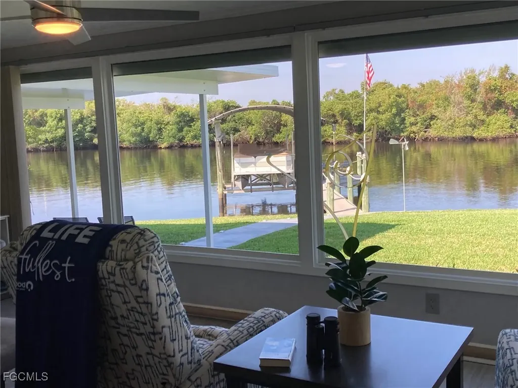 210 Sun Circle Fort Myers FL 33905