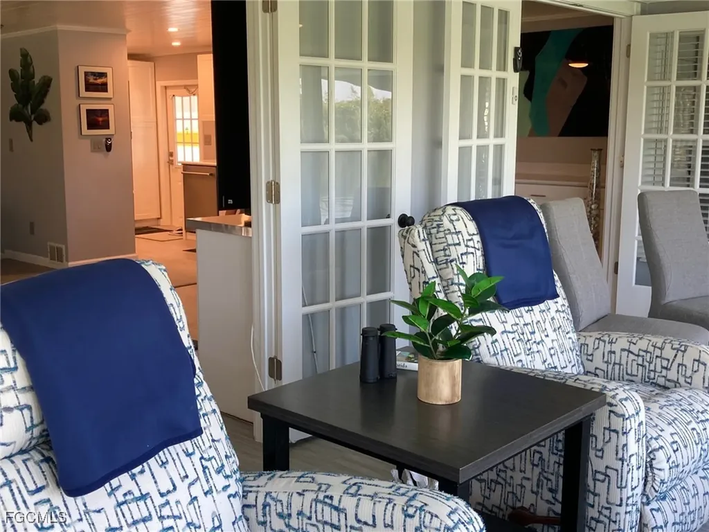 210 Sun Circle Fort Myers FL 33905