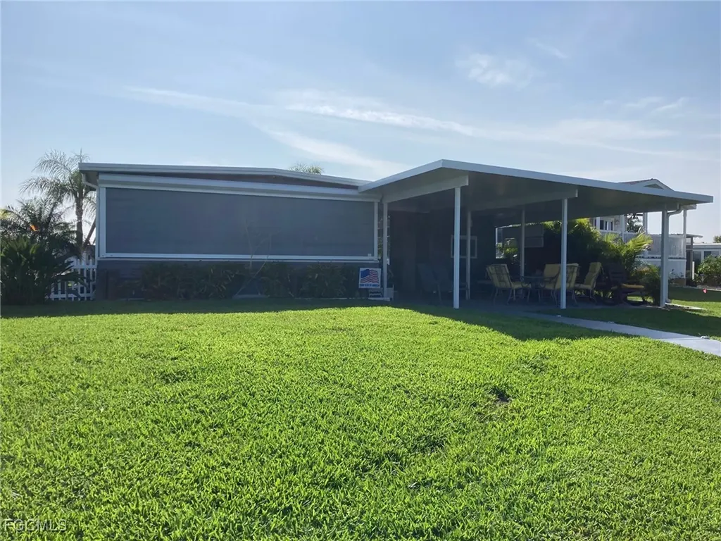 210 Sun Circle Fort Myers FL 33905