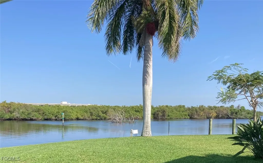 210 Sun Circle Fort Myers FL 33905