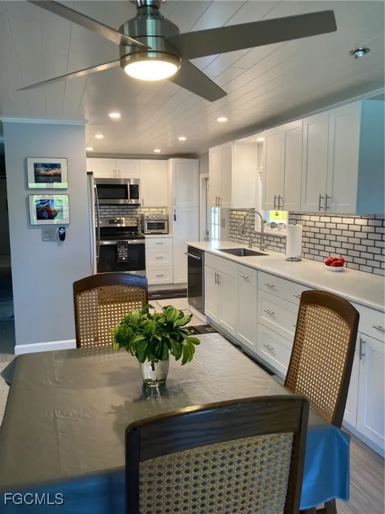 210 Sun Circle Fort Myers FL 33905