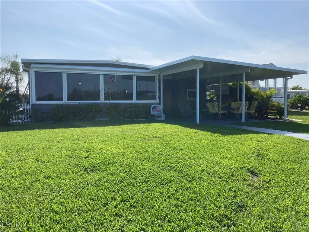 210 Sun Circle Fort Myers FL 33905