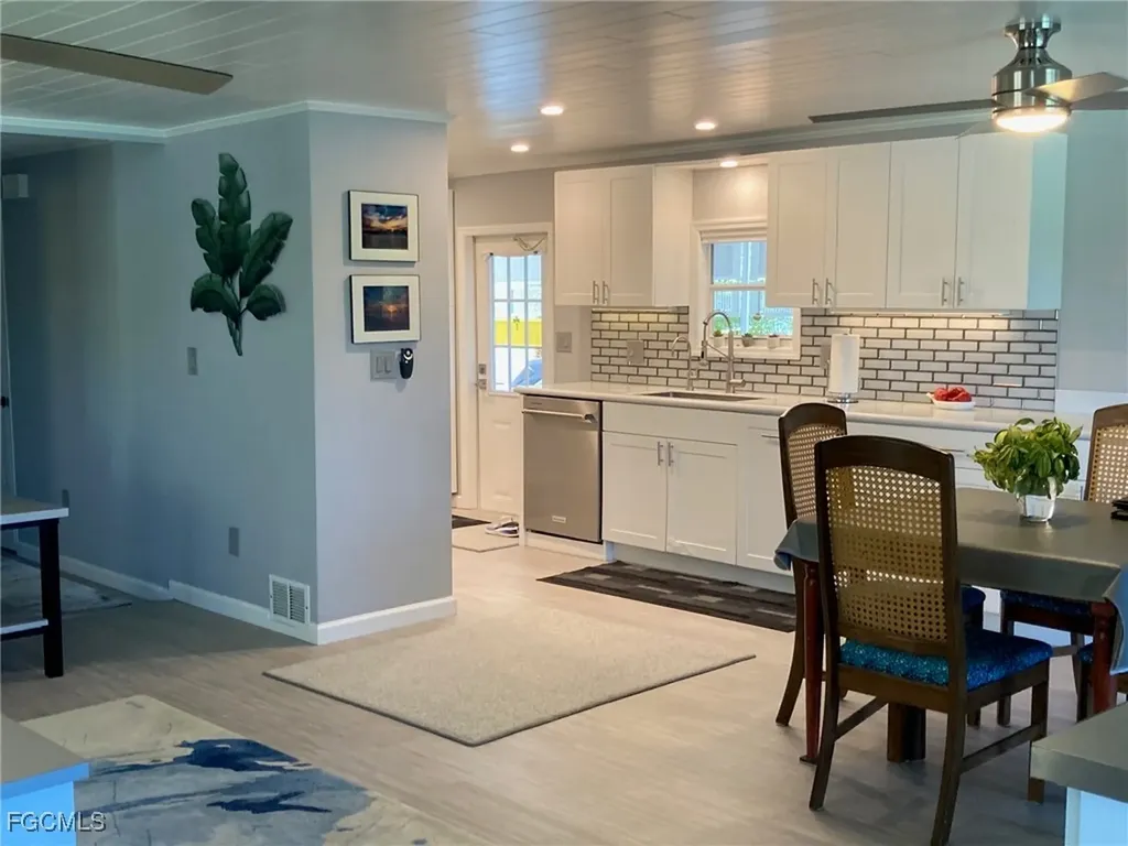 210 Sun Circle Fort Myers FL 33905