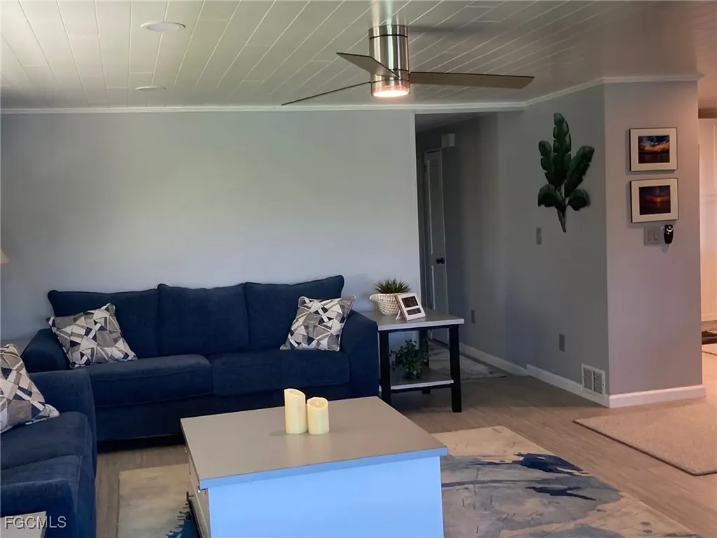 210 Sun Circle Fort Myers FL 33905