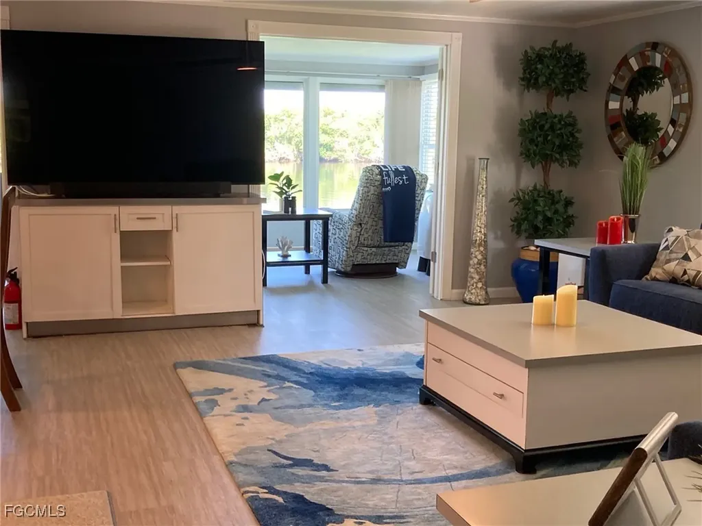 210 Sun Circle Fort Myers FL 33905