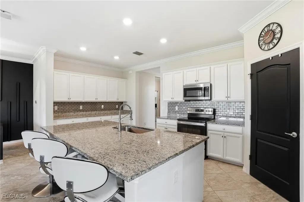 2110 Clementine Street Naples FL 34120