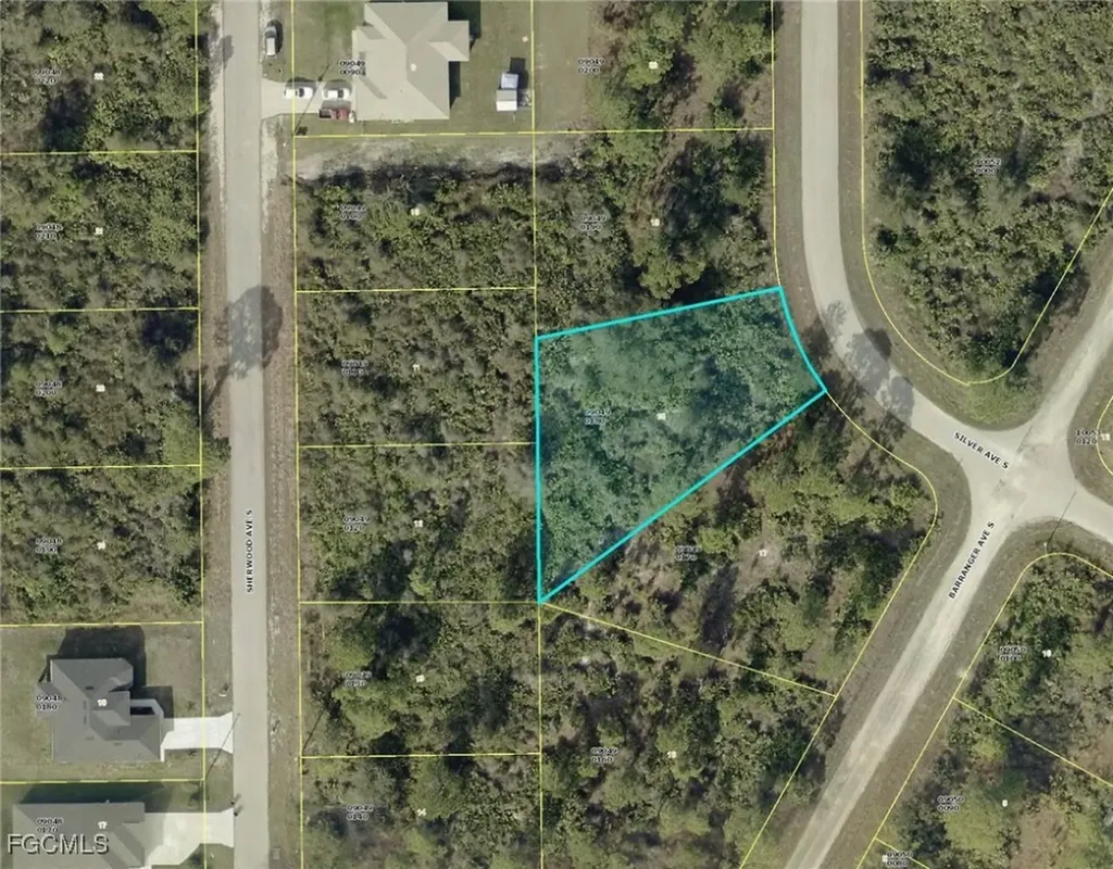 566 Silver Avenue S Lehigh Acres FL 33974