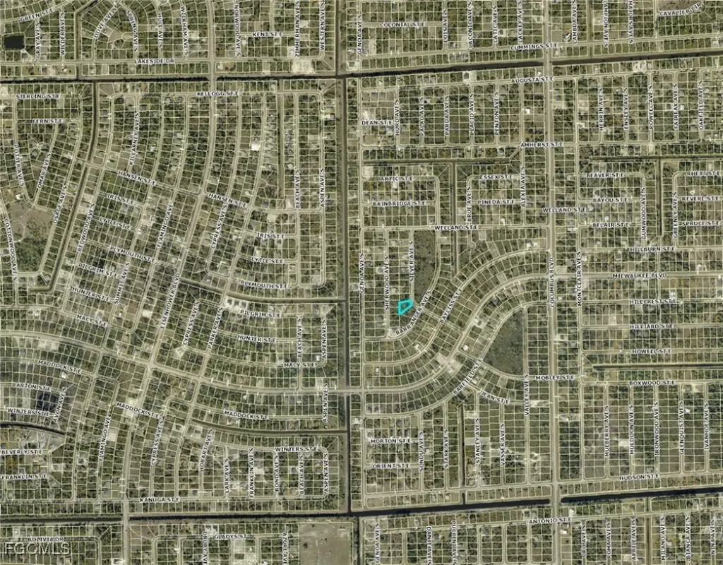 566 Silver Avenue S Lehigh Acres FL 33974