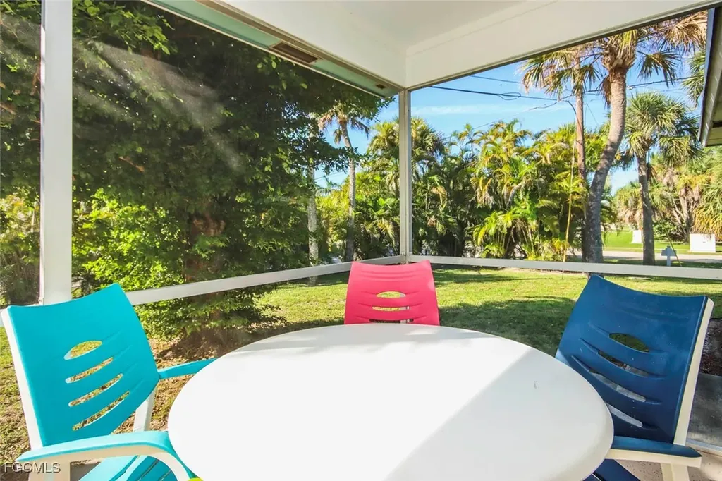 832 Donax Street Sanibel FL 33957