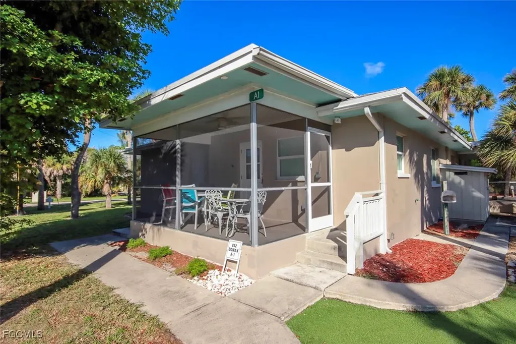 832 Donax Street Sanibel FL 33957