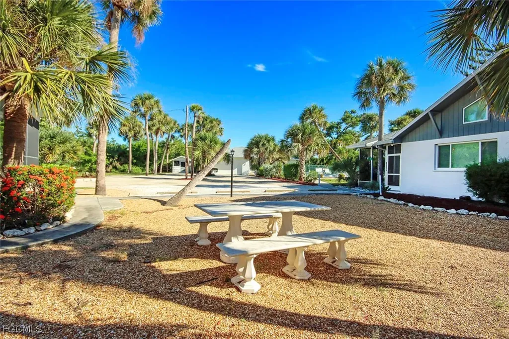 832 Donax Street Sanibel FL 33957