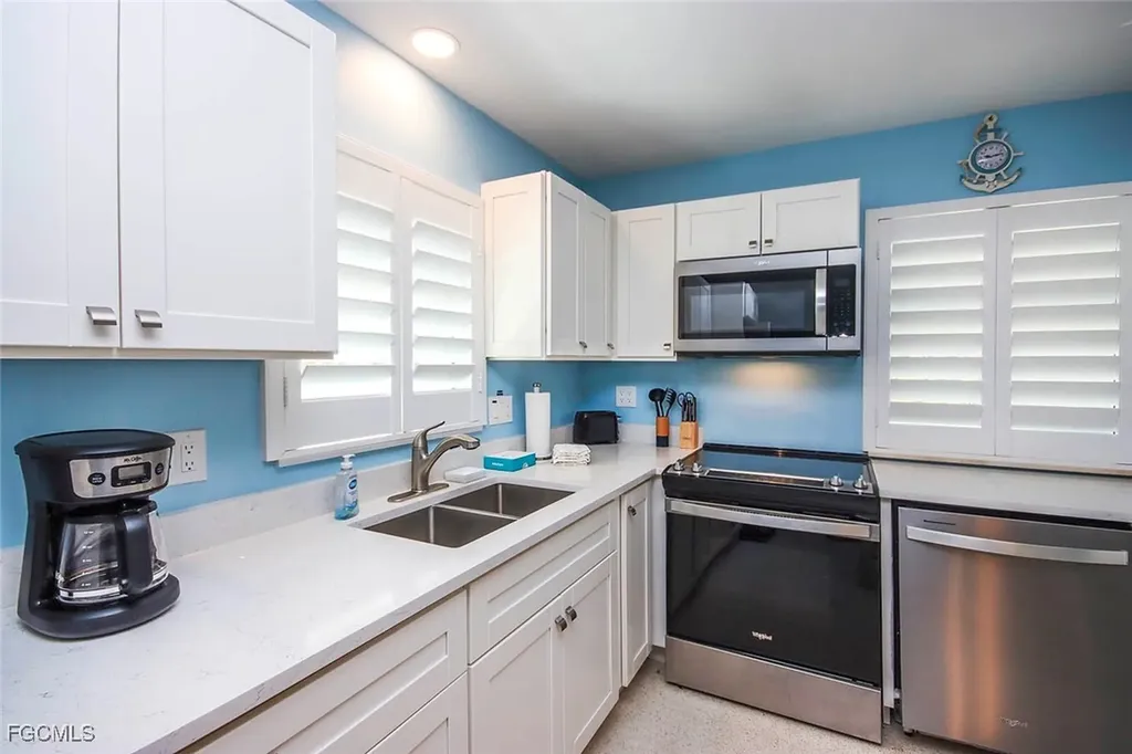 832 Donax Street Sanibel FL 33957