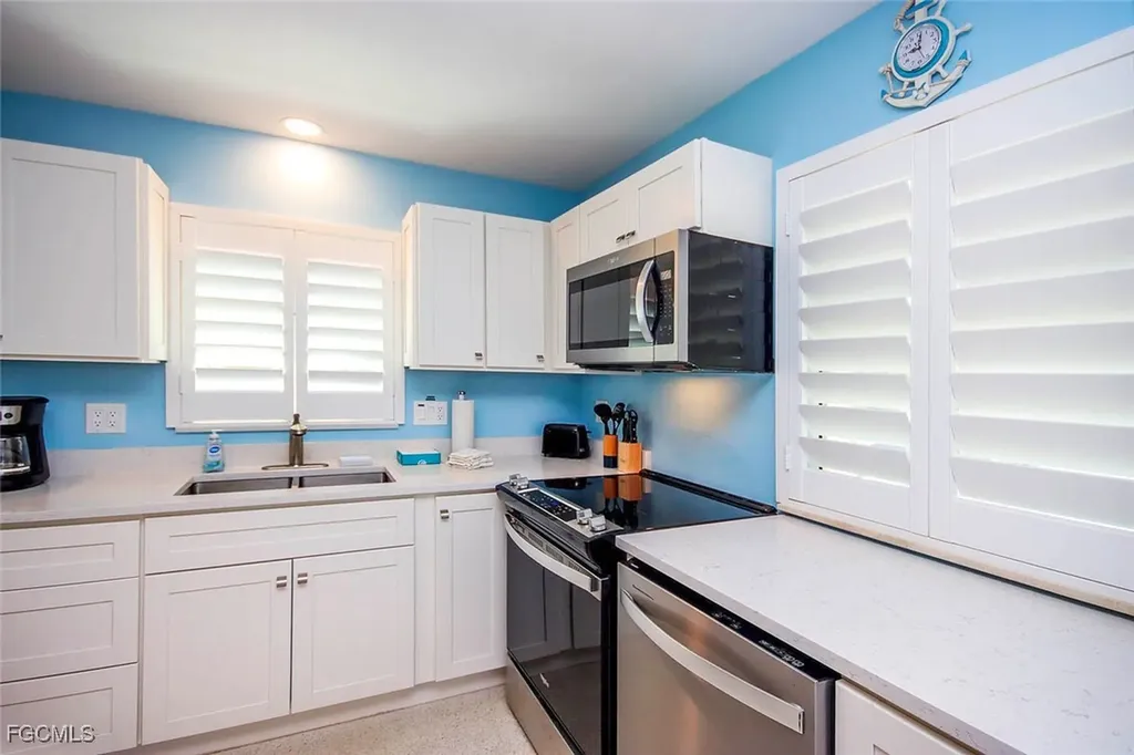 832 Donax Street Sanibel FL 33957