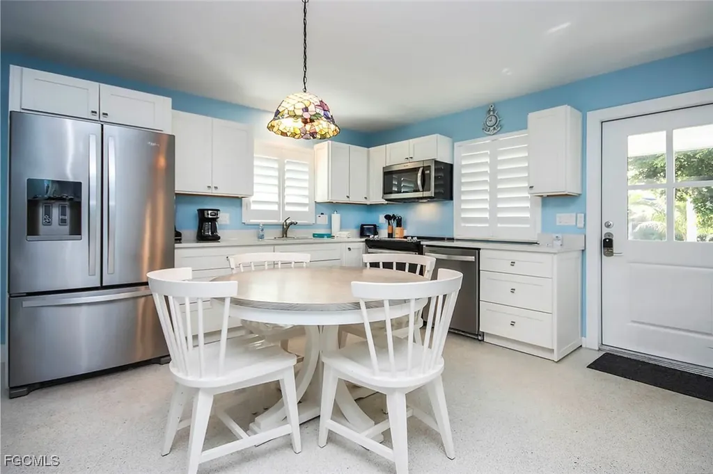 832 Donax Street Sanibel FL 33957