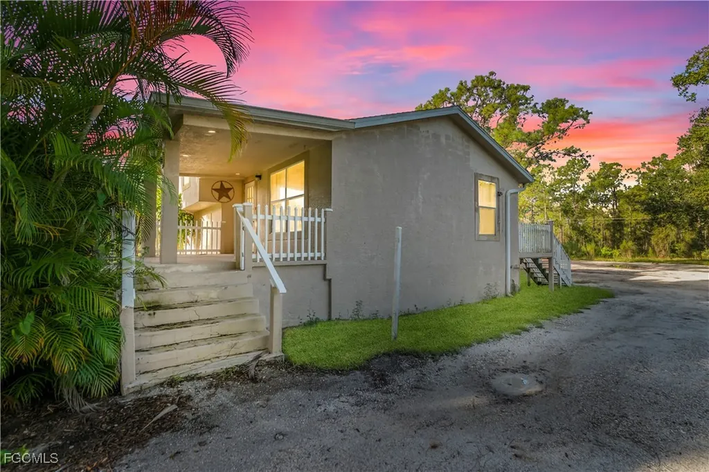 2313 Hamilton Avenue Alva FL 33920