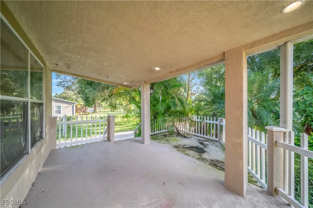 2313 Hamilton Avenue Alva FL 33920