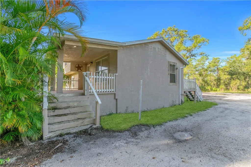 2313 Hamilton Avenue Alva FL 33920