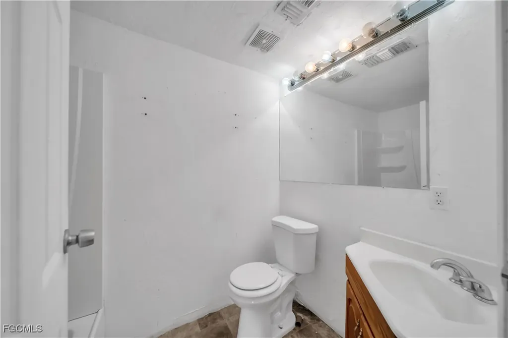 2313 Hamilton Avenue Alva FL 33920