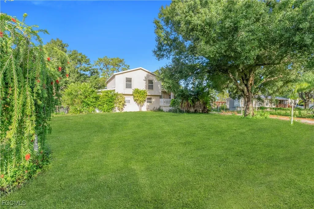 2313 Hamilton Avenue Alva FL 33920