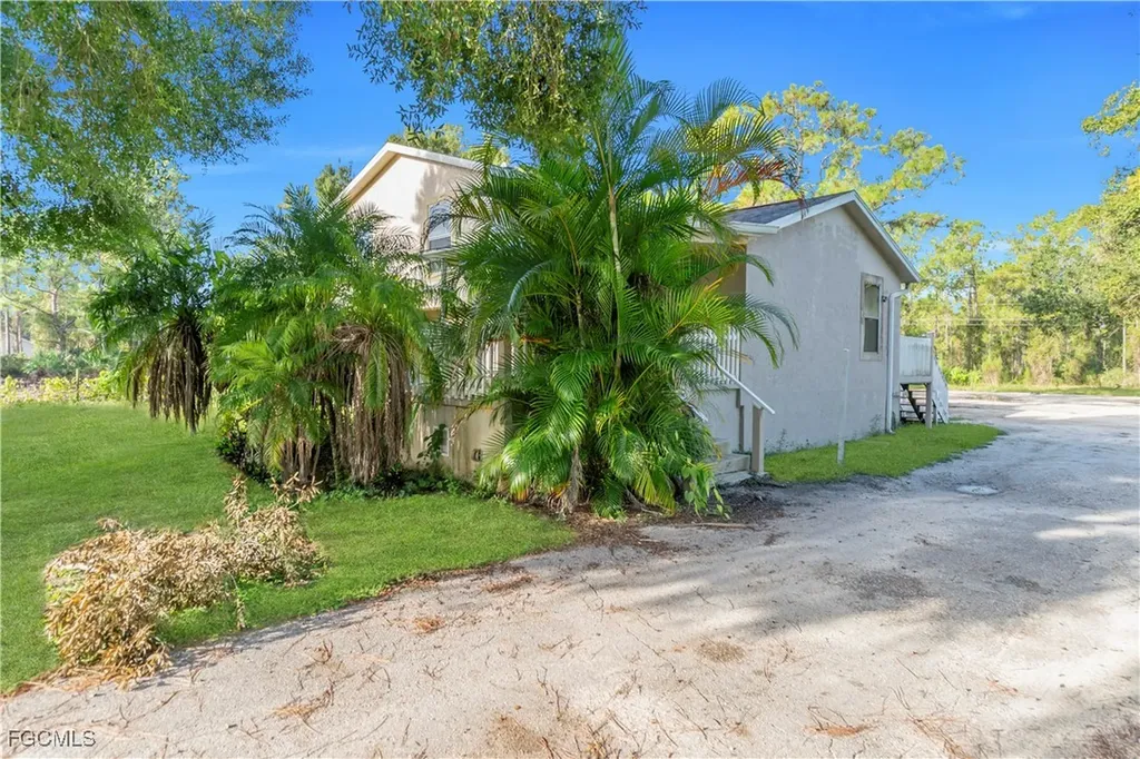 2313 Hamilton Avenue Alva FL 33920