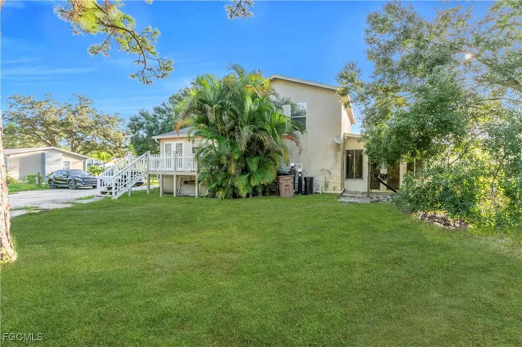 2313 Hamilton Avenue Alva FL 33920