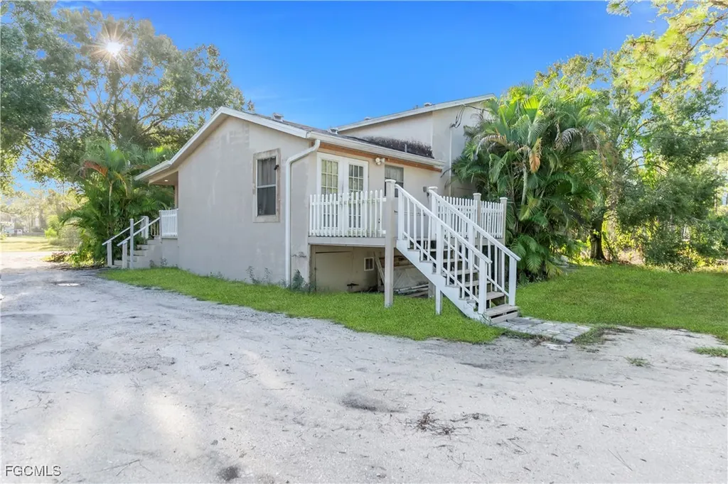 2313 Hamilton Avenue Alva FL 33920