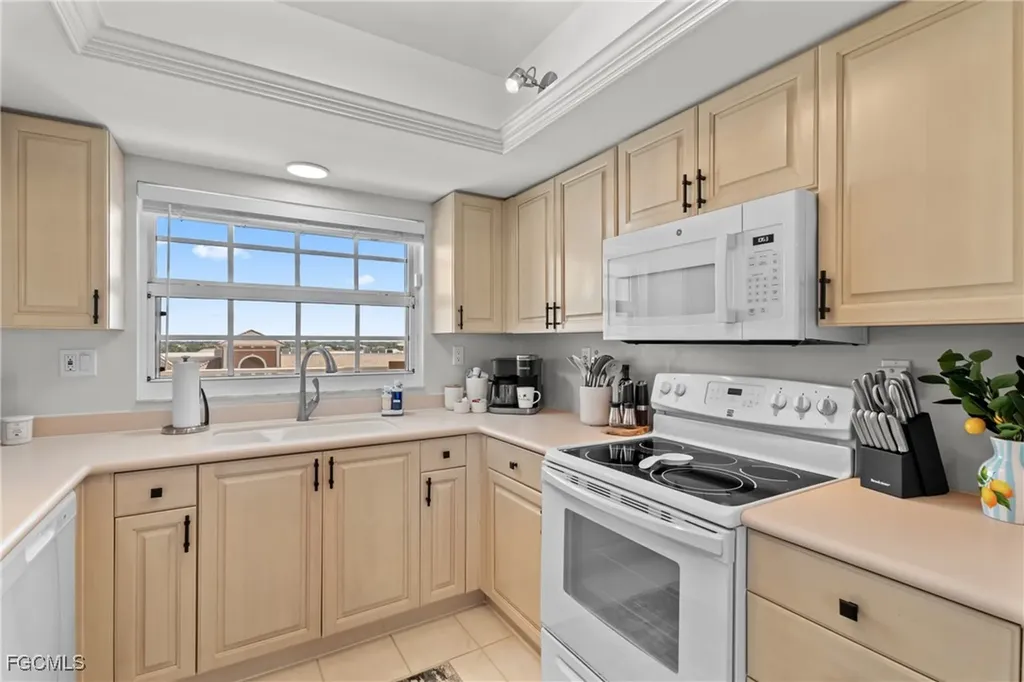 9577 Gulf Shore Drive Naples FL 34108