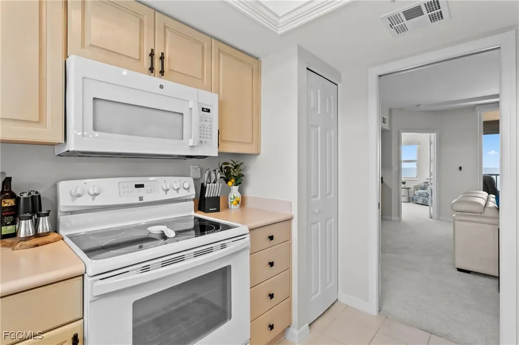 9577 Gulf Shore Drive Naples FL 34108