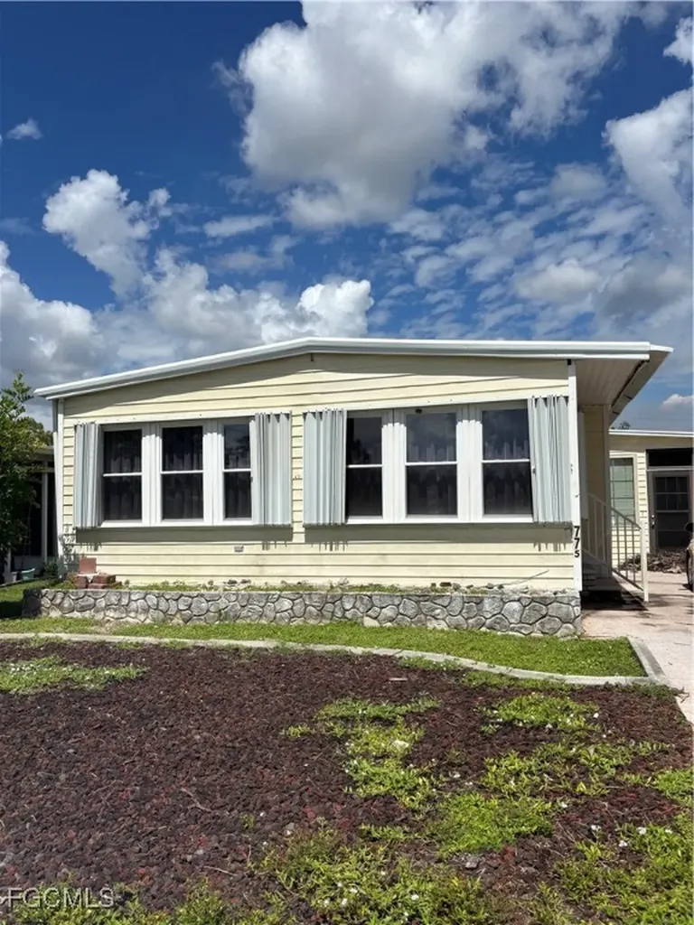 775 Knotty Pine Circle North Fort Myers FL 33917
