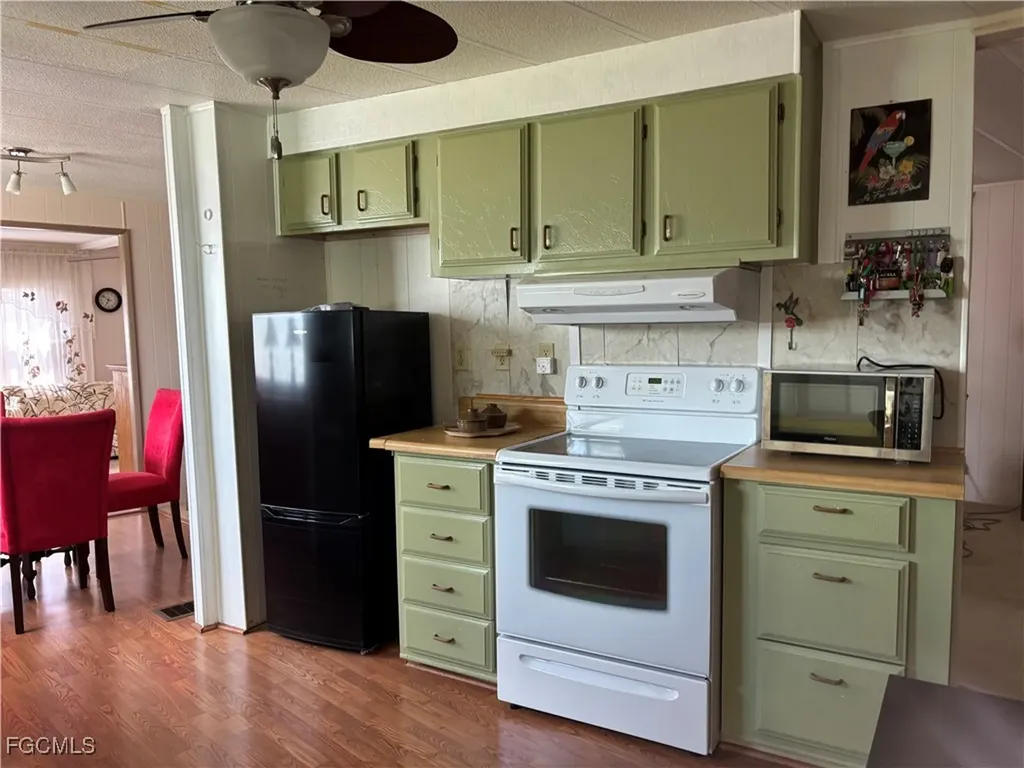 775 Knotty Pine Circle North Fort Myers FL 33917