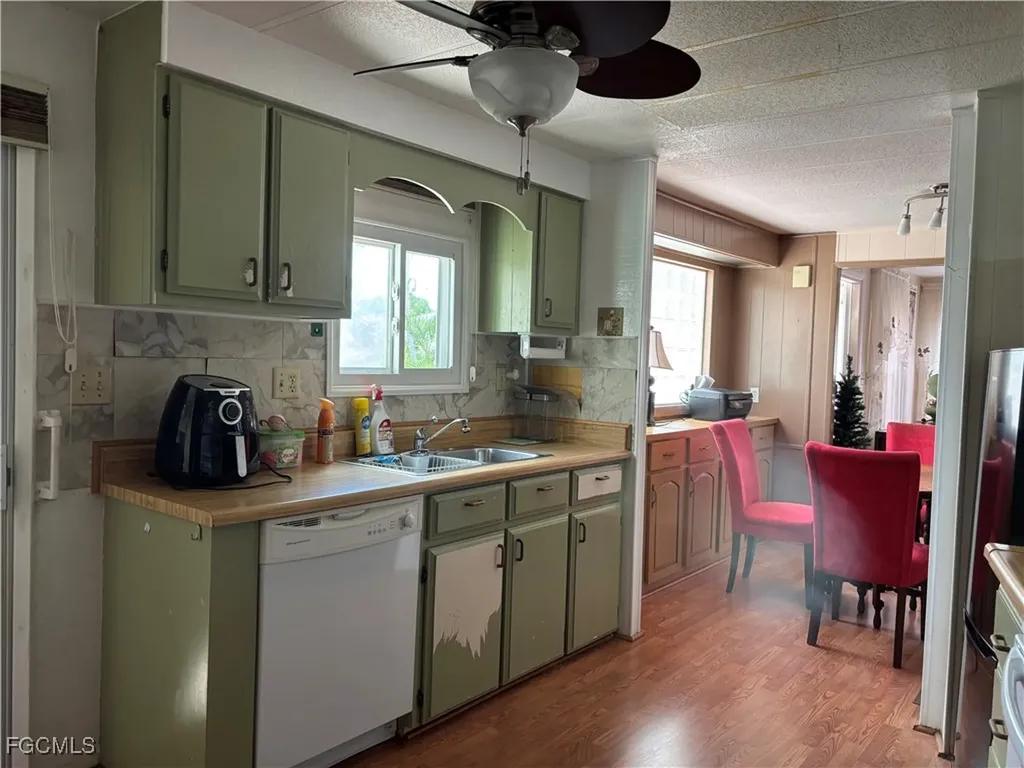 775 Knotty Pine Circle North Fort Myers FL 33917