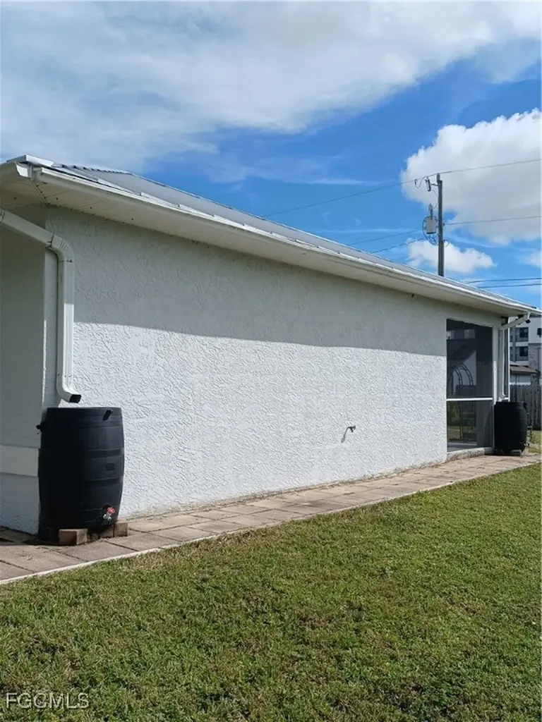 237 NW 6th Place Cape Coral FL 33993