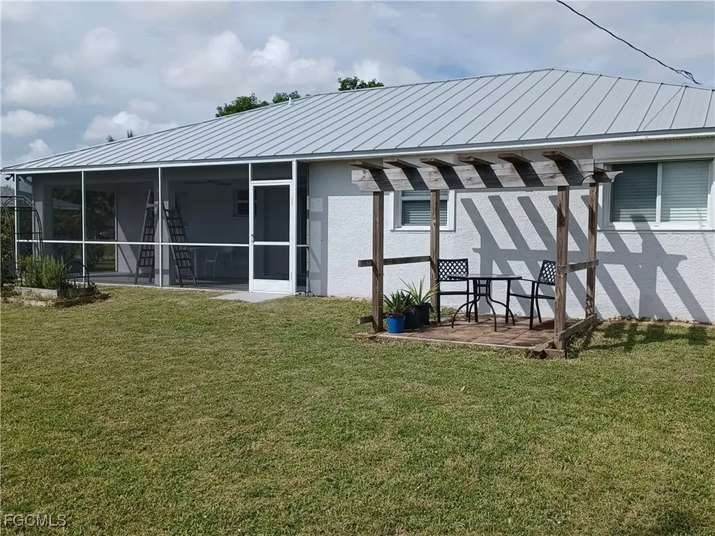 237 NW 6th Place Cape Coral FL 33993