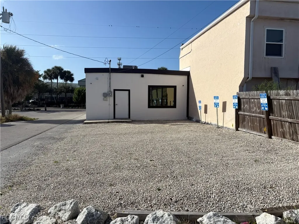 829 SE 47th Terrace Cape Coral FL 33904