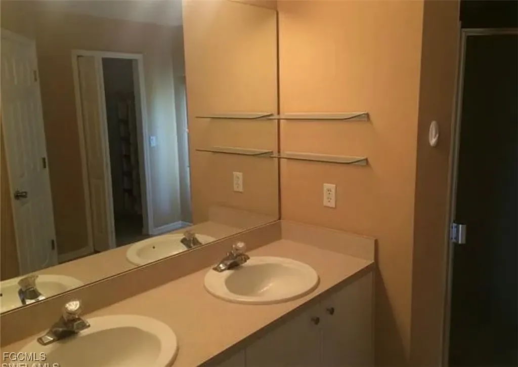 5245 SW 20th Avenue Cape Coral FL 33914