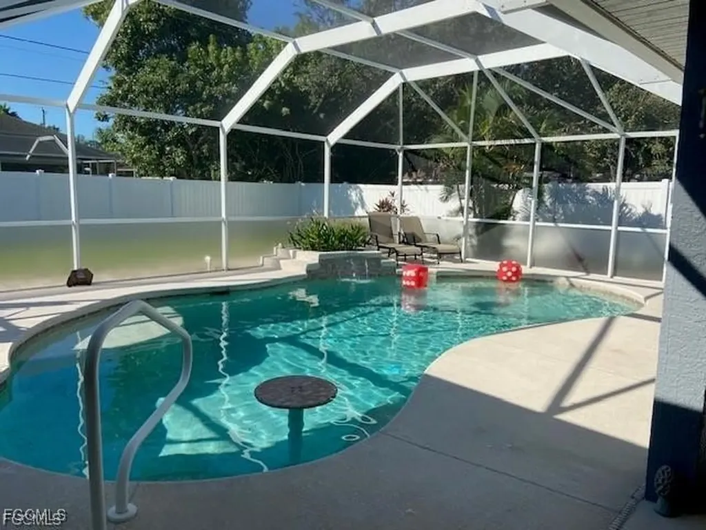 408 SE 19th Lane Cape Coral FL 33990