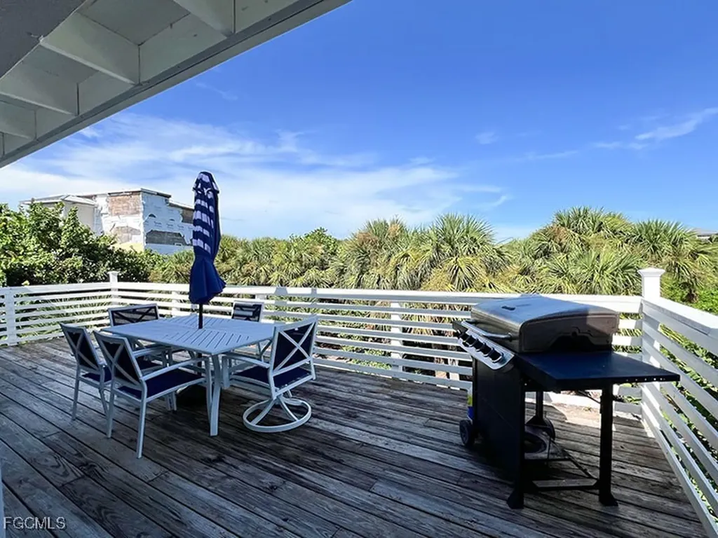 4561 Smugglers Drive Upper Captiva FL 33924