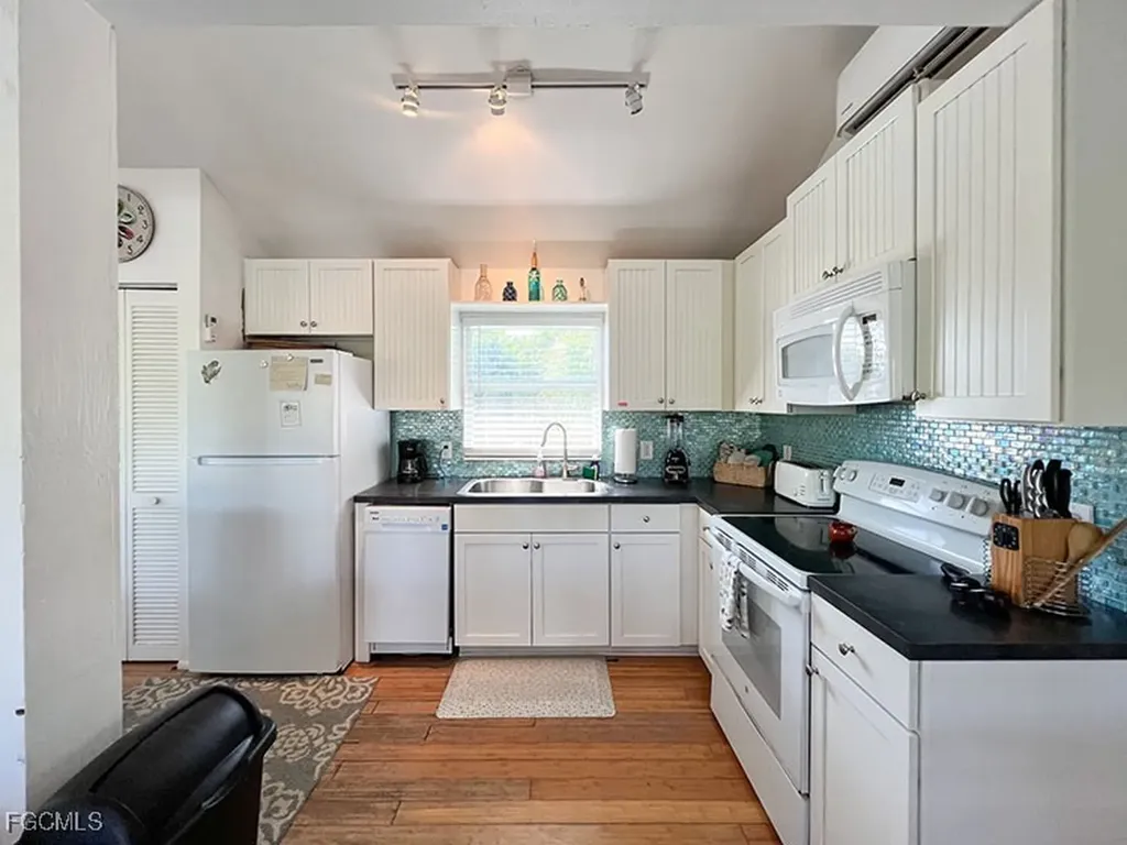 4561 Smugglers Drive Upper Captiva FL 33924