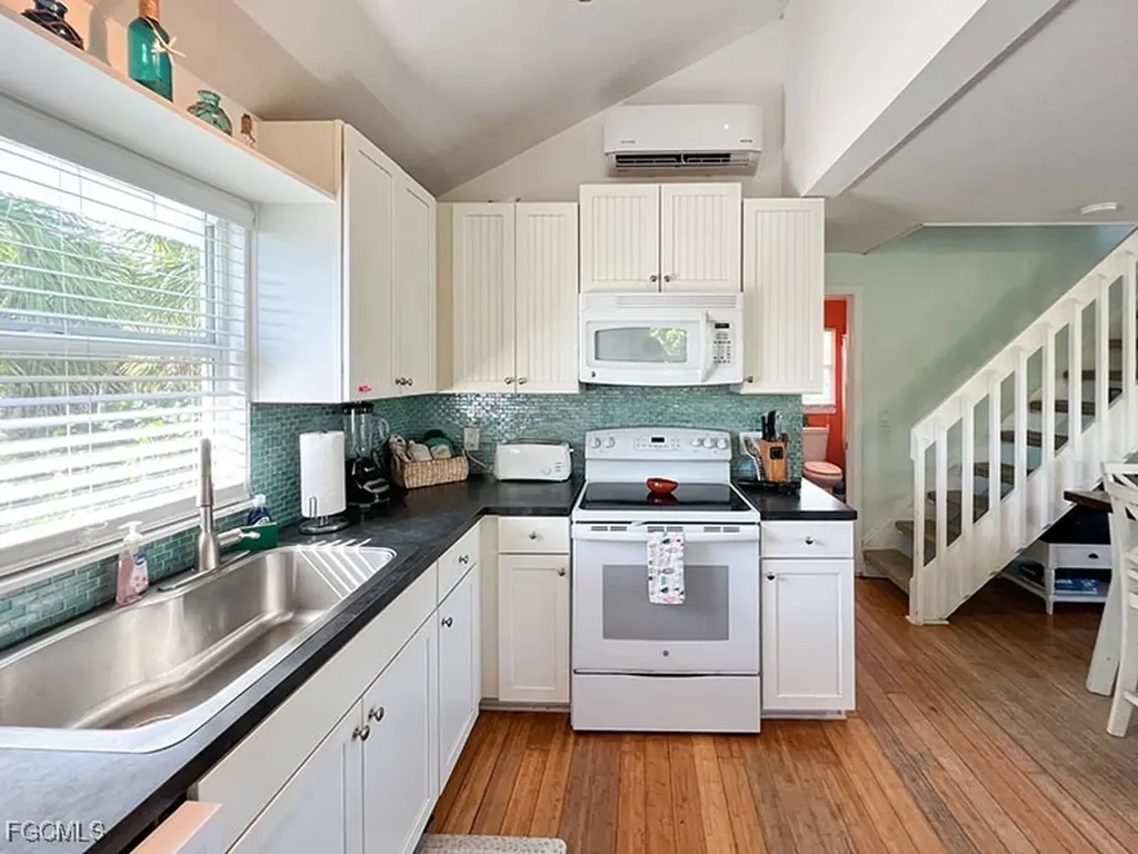 4561 Smugglers Drive Upper Captiva FL 33924