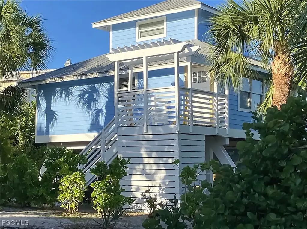 4561 Smugglers Drive Upper Captiva FL 33924
