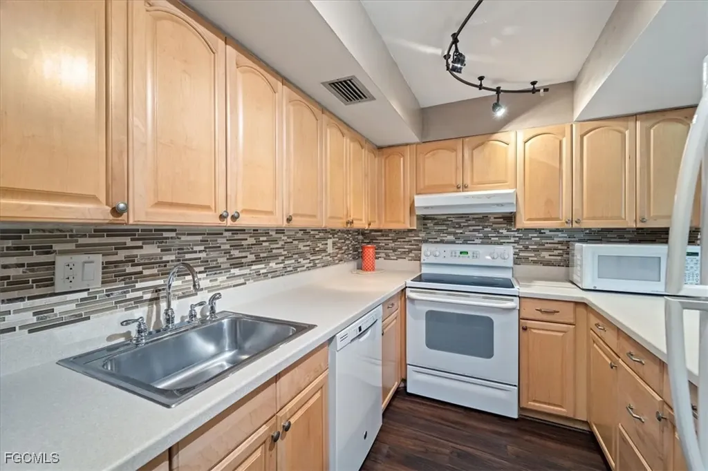 5405 Peppertree Drive Fort Myers FL 33908