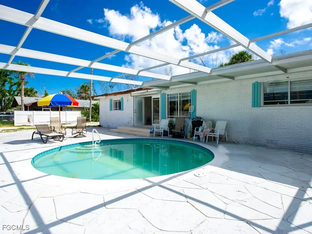 1450-1460 Court Place Sanibel FL 33957