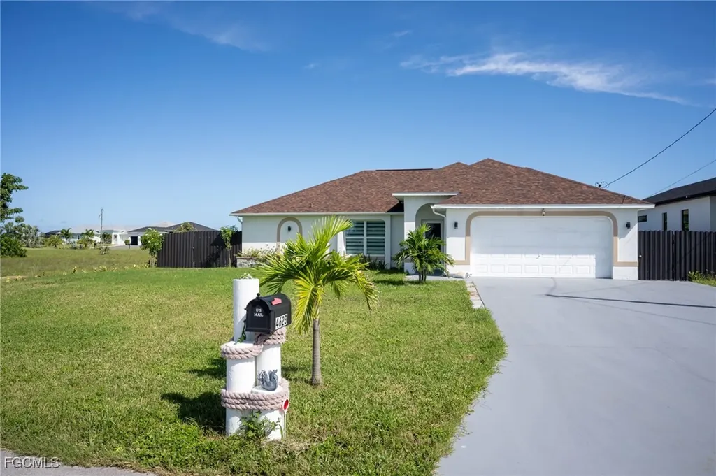 4623 Jacaranda Parkway W Cape Coral FL 33993