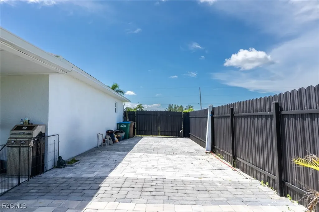 4623 Jacaranda Parkway W Cape Coral FL 33993