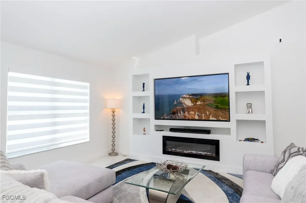 4623 Jacaranda Parkway W Cape Coral FL 33993